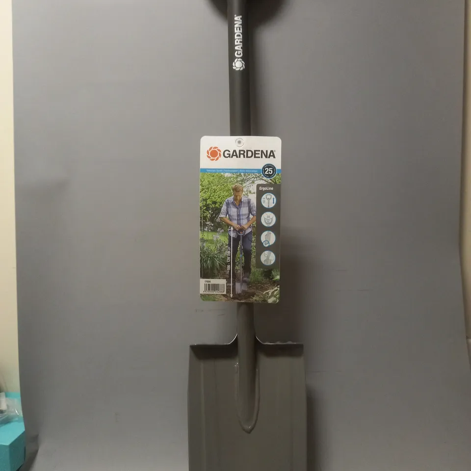 GARDENA TELESCOPIC SPADE IN GREY