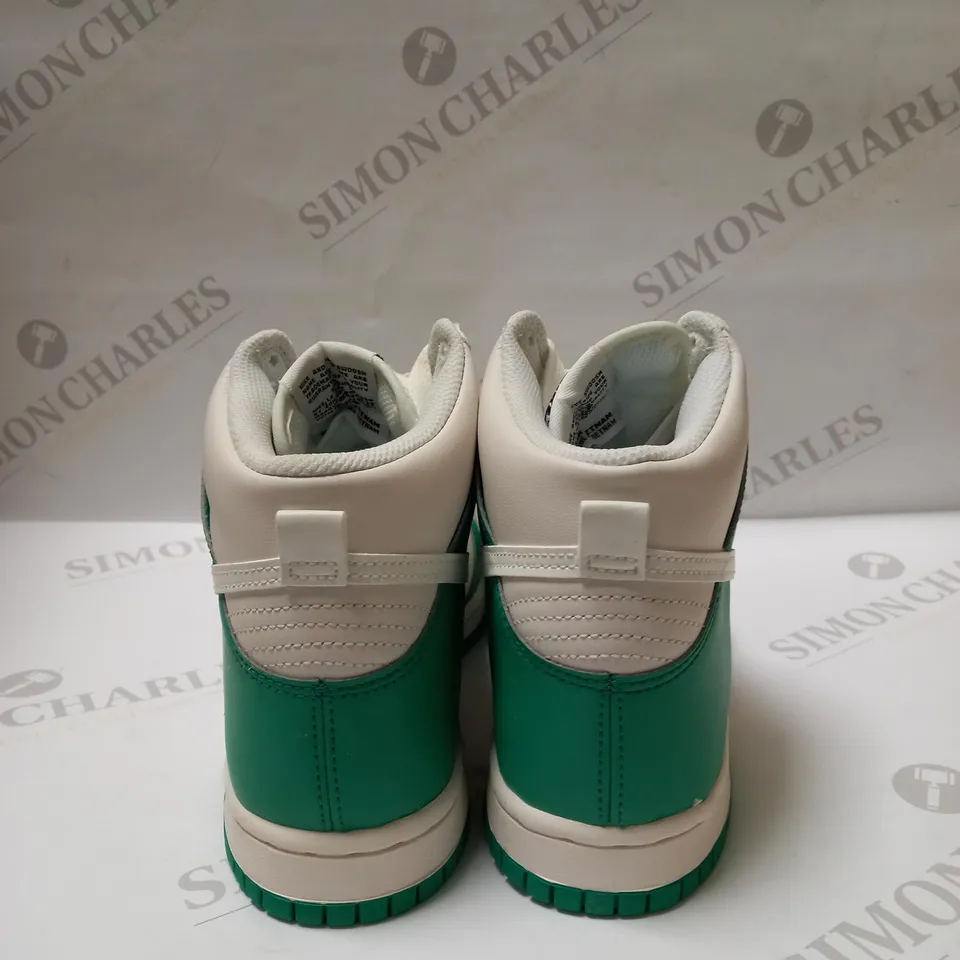NIKE DUNK HIGH STADIUM GREEN SIZE 6