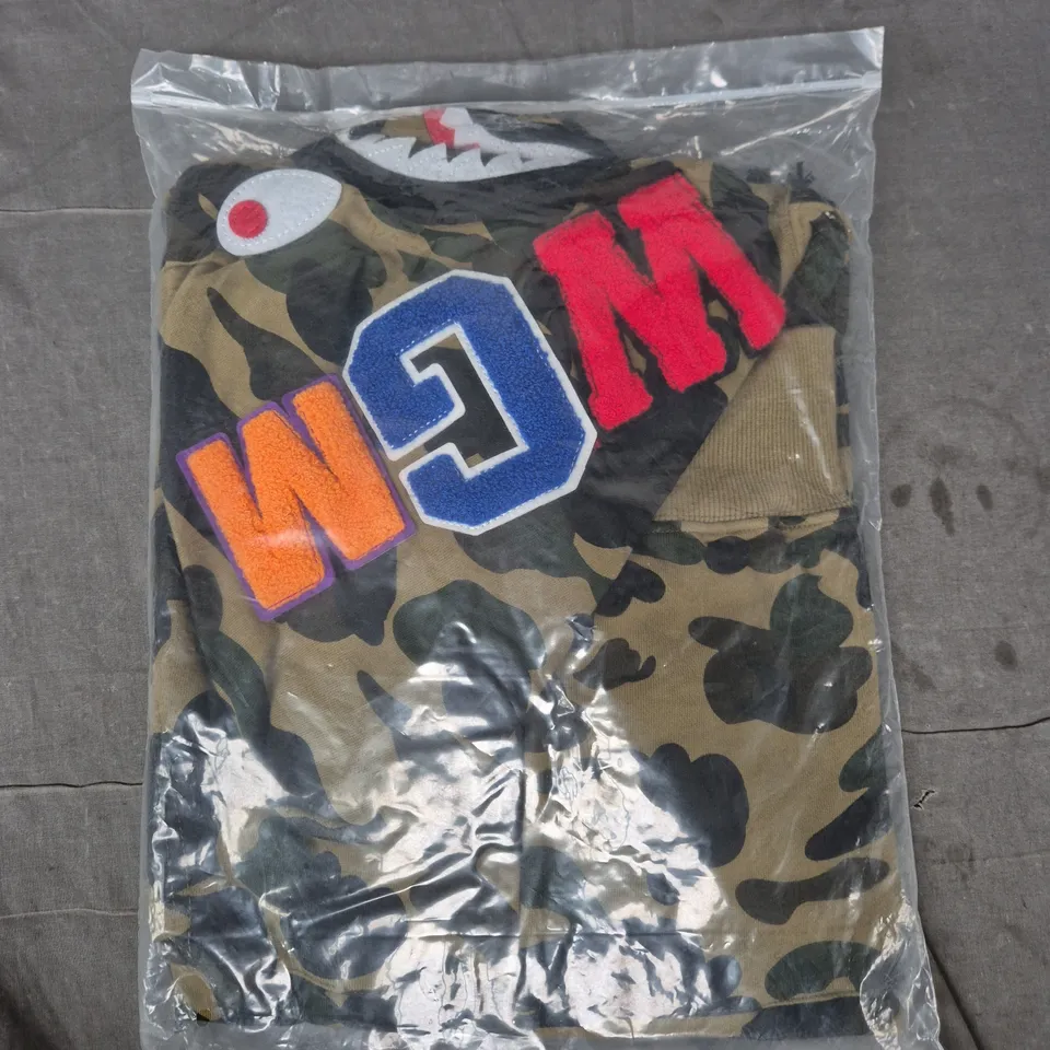 A BATHING APE CAMO SHARK RELAXED FIT FULL ZIP HOODIE JACKET IN GREEN SIZE MEDIUM