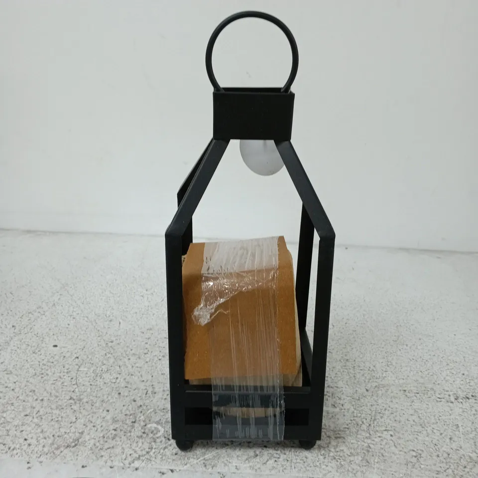 THE VERY COLLECTION LANTERN WITH GLASS HURRICANE CENTRE 10.1CM