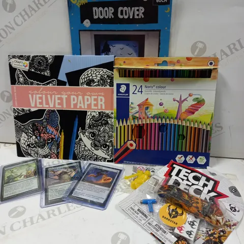 LARGE QUANTITY OF ASSORTED PRODUCTS TO INCLUDE; CREEPY TOWN DOOR COVER, STAETLER 24 NORIS COLOURS, TECH DECK, VELVET PAPER AND MAGIC THE GATHERING CARDS