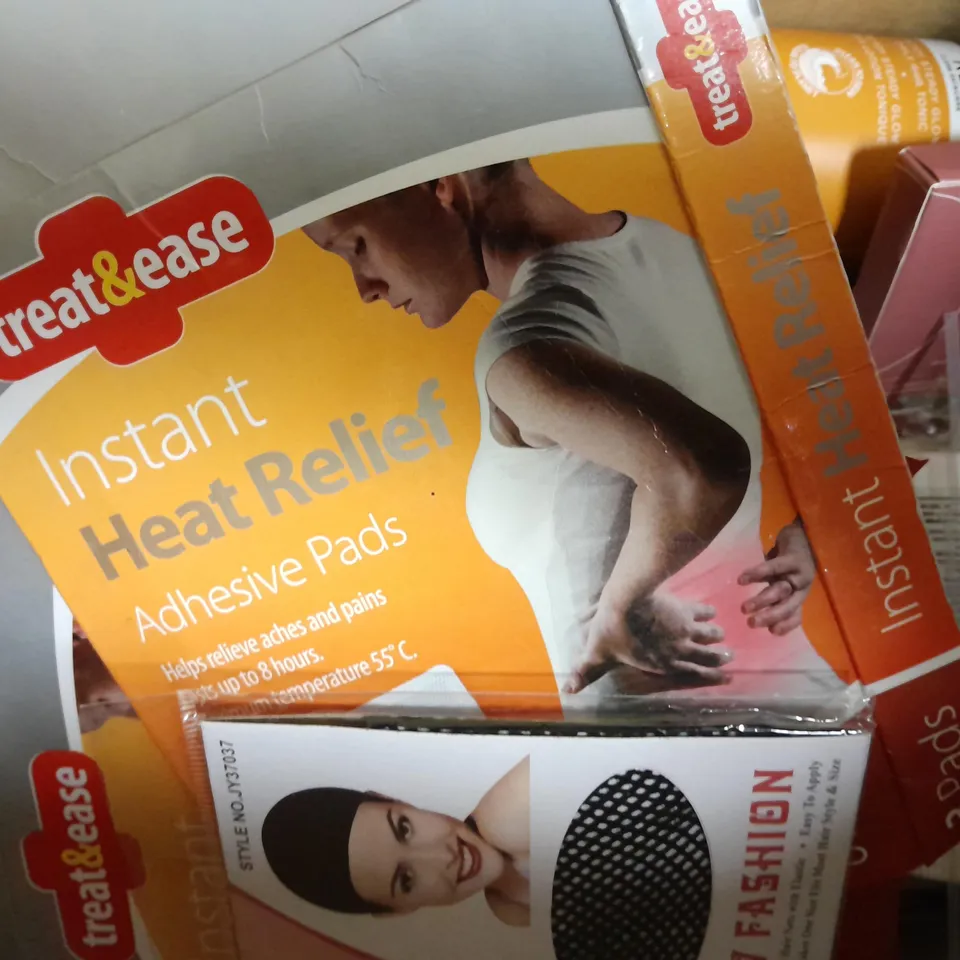 APPROXIMATELY 20 ASSORTED HEALTH AND BEAUTY PRODUCTS TO INCLUDE GILLETTE MACH3 TURBO, ORAL-B PRO CROSS ACTION REPLACEMENT BRUSH HEADS, FFERN ORGANIC EAU DE PARFUM, LEVEL SHOWER STREAMERS