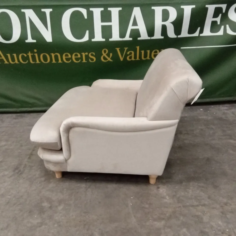 LPD HOME PLUMPTON CHAIR, BEIGE VELVET