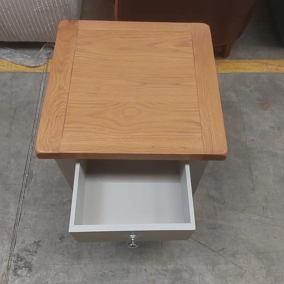 DESIGNER WOODEN 1 DRAWER SIDE TABLE