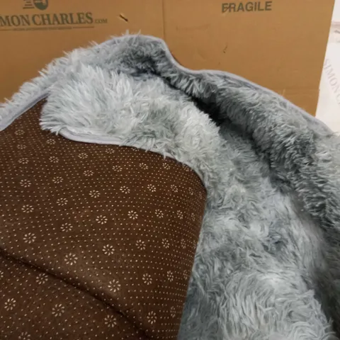 DESIGNER STYLE RUG - BLUE SHAGGY STYLE