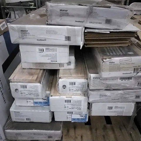 PALLET OF ASSORTED WOOD FLOORING PANELS