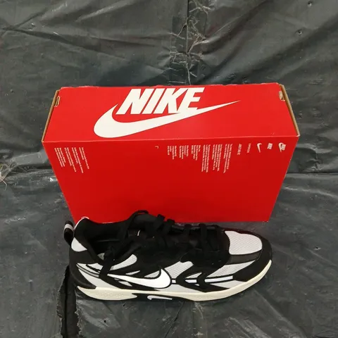 BOXED PAIR OF NIKE JAM BLACK/WHITE UK 9