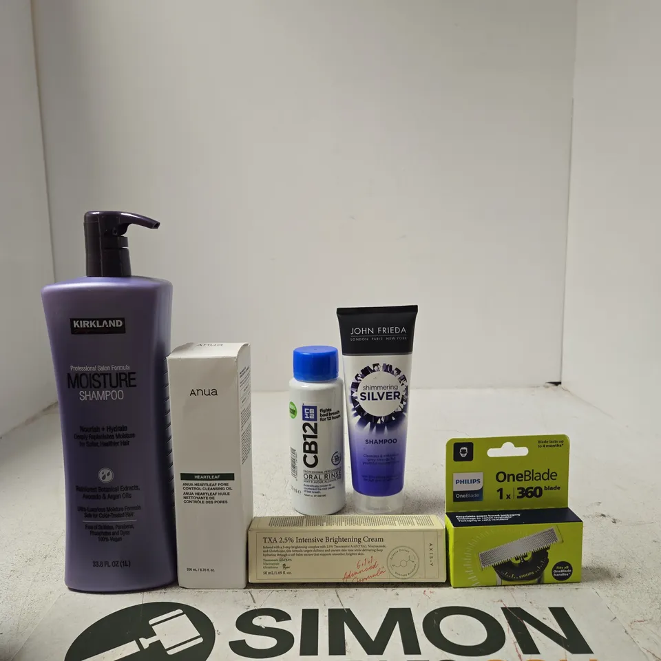 APPROXIMATELY 20 ASSORTED BEAUTY PRODUCTS INCLUDING KIRKLAND SHAMPOO, ANUA CLEANSING OIL AND TXA BRIGHTENING CREAM