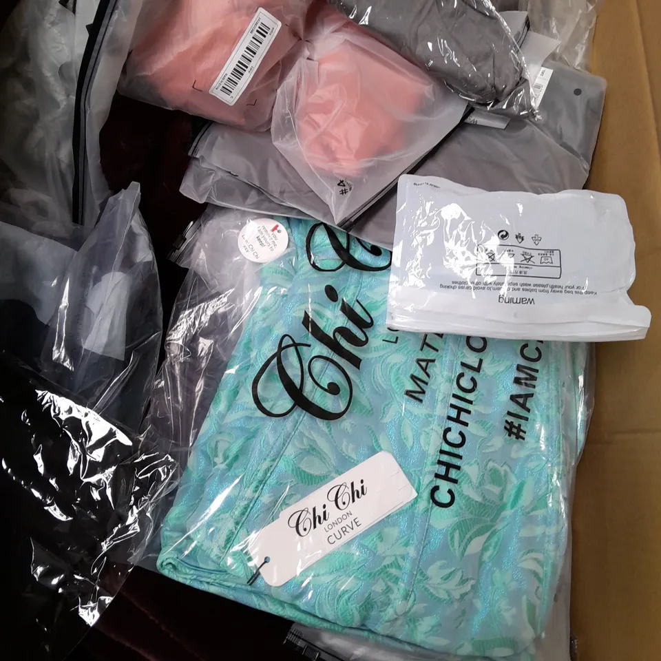 BOX OF APPROXIMATELY 25 ASSORTED CLOTHING ITEMS TO INCLUDE - BOXERS , T-SHIRT , PANTS ETC
