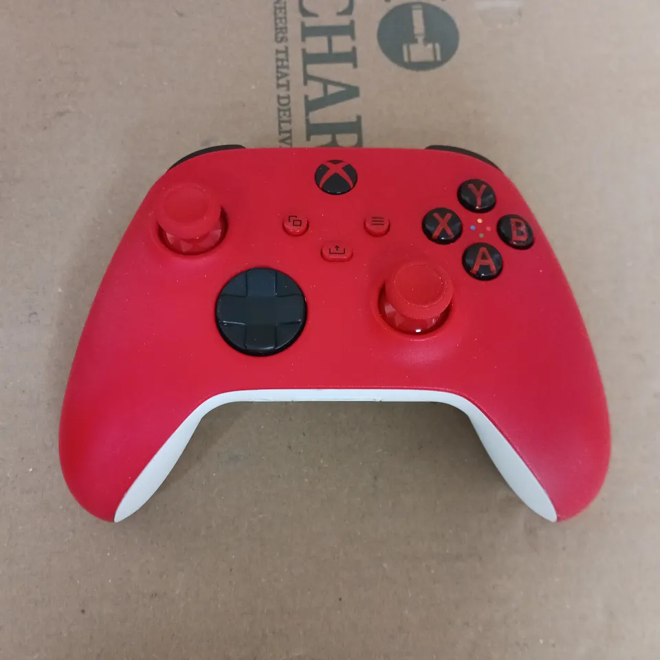 BOXED XBOX WIRELESS CONTROLLER 