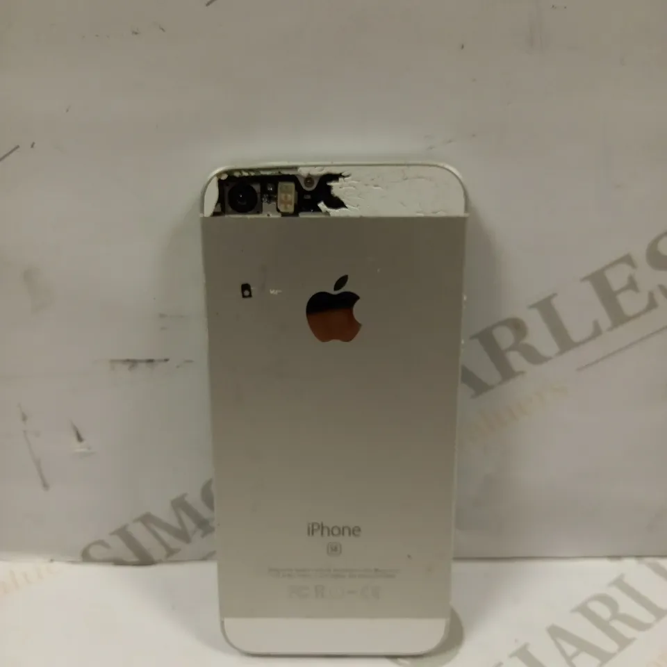 APPLE IPHONE SE (1ST GENERATION) - SILVER 