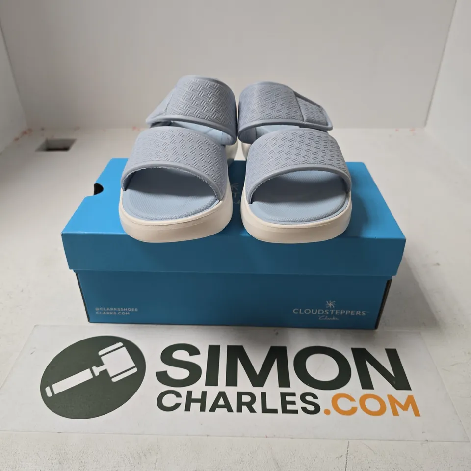 BOXED PAIR OF CLOUDSTEPPERS BY CLARKS W SOLEVANA STAR2 SANDALS IN LIGHT BLUE - UK 5