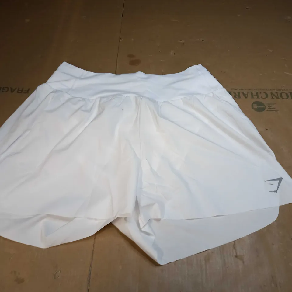 GYMSHARK TRAINING SHORTS SIZE M