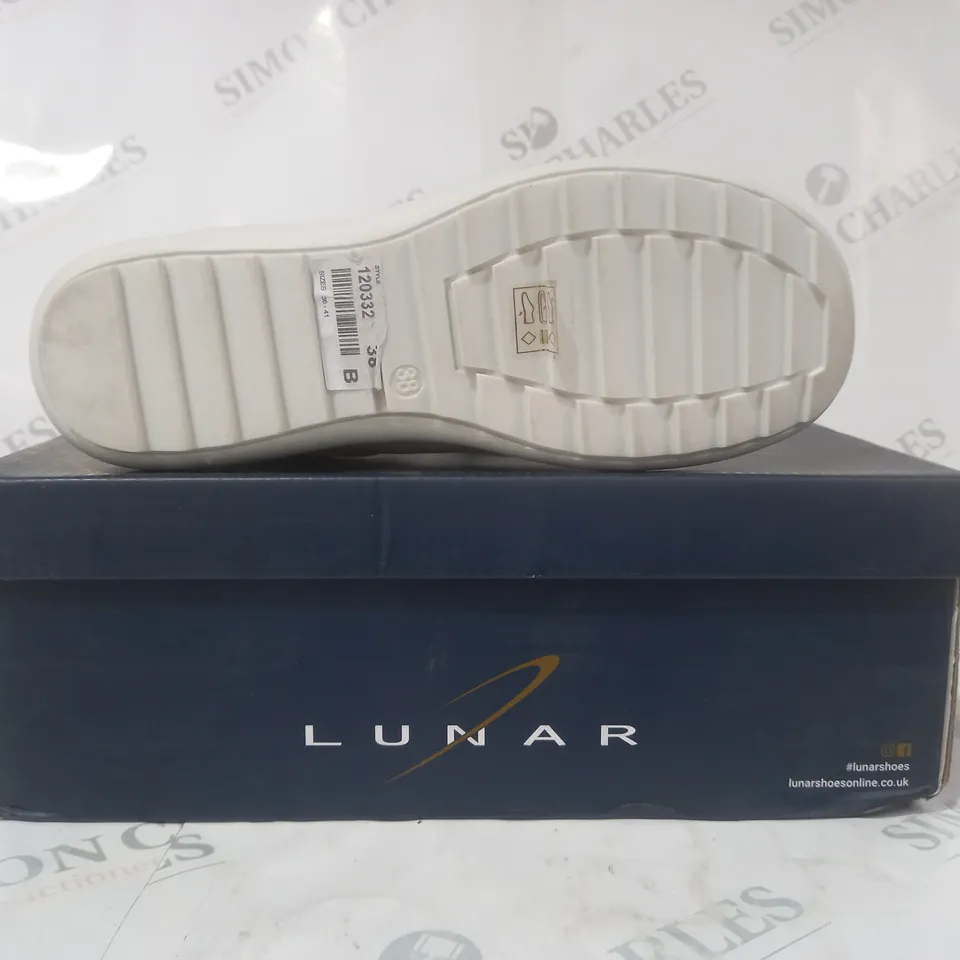 BOXED PAIR OF LUNAR MARCIA SHOES IN WHITE/METALLIC ROSE GOLD EU SIZE 38