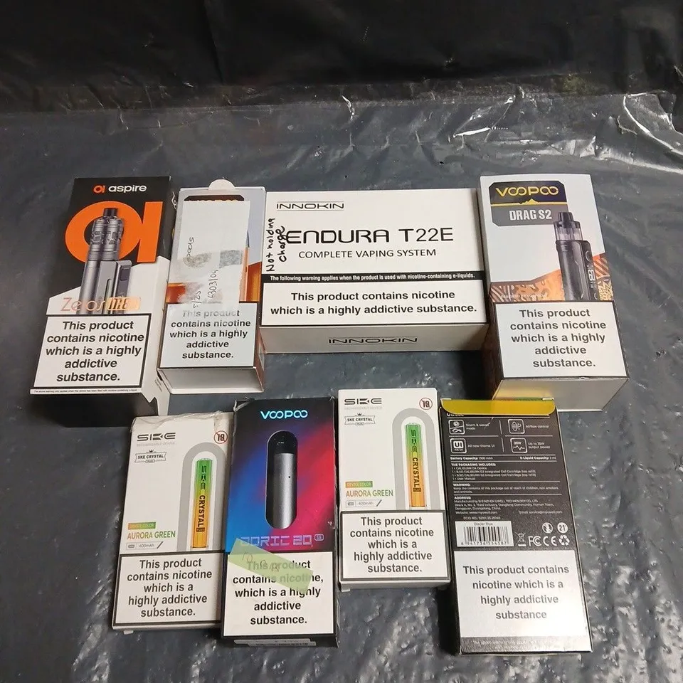 APPROXIMATELY 15 ASSORTED E-CIG PRODUCTS AND ACCESSORIES TO INCLUDE INNOKIN, VOOPOO, ASPIRE ETC 