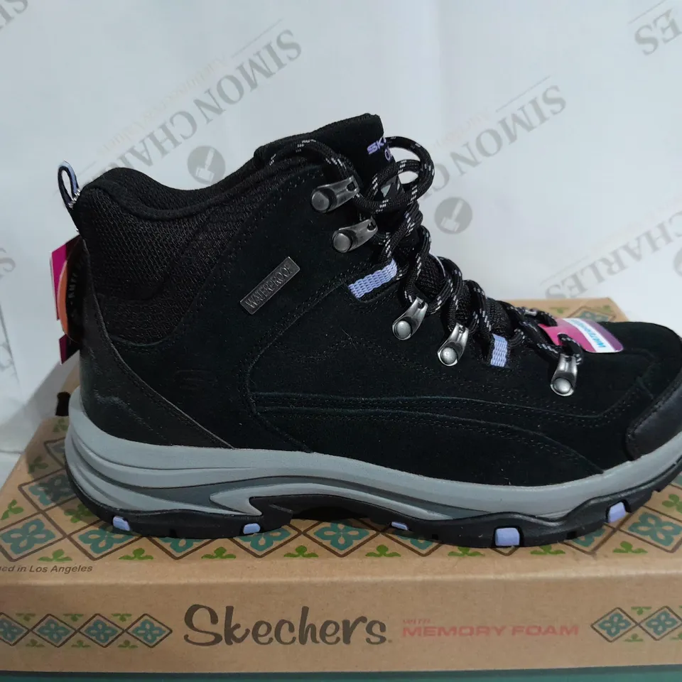 BOXED PAIR OF SKECHERS ALPHA WATERPROOF BOOTS BLACK UK SIZE 6