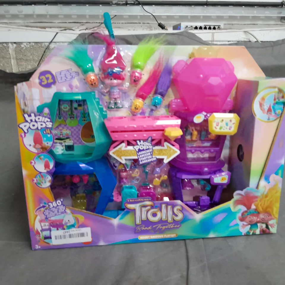 DREAMWORKS TROLLS BAND TOGETHER MOUNT RAGEOUS PLAYSET 