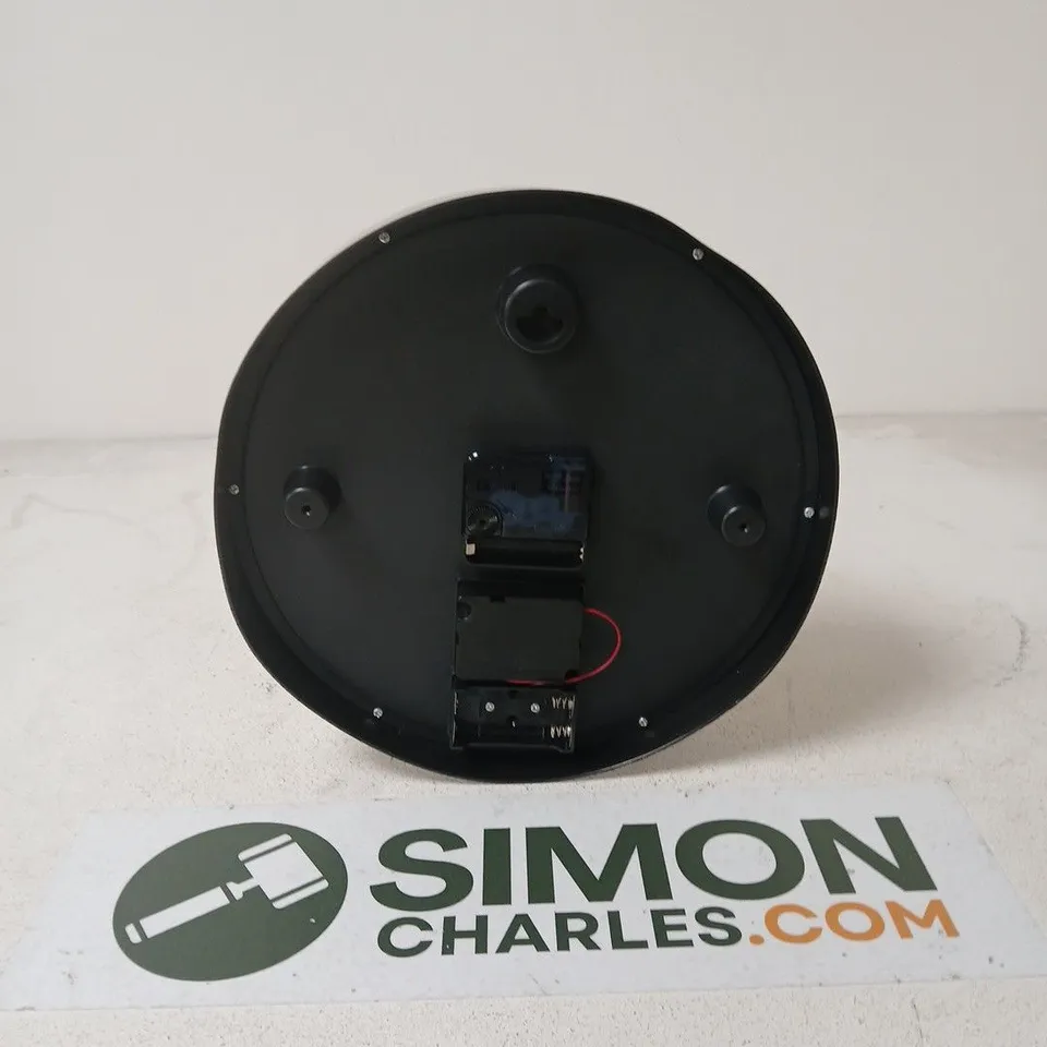 ROUND METAL GEAR CLOCK – PLASTIC-FRONTED, INDUSTRIAL STYLE