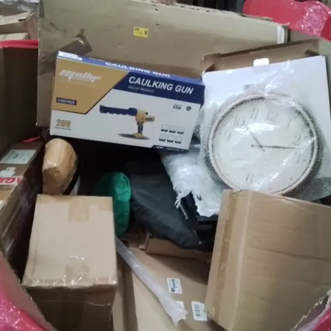 PALLET CONTAINING VARIOUS ASSORTED BOXED HOUSEHOLD ITEMS TO INCLUDE: WALL CLOCK, CAULKING GUN, POP UP TENTS AND LOTS MORE UNMARKED BOXED ITEMS