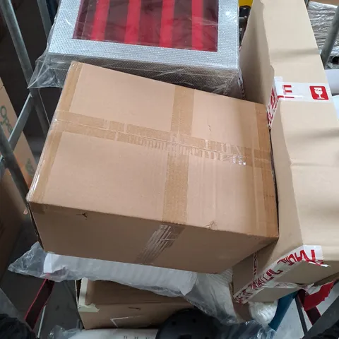 APPROXIMATELY 10 ASSORTED ITEMS TO INCLUDE PILLOWS, JEWELLERY BOX, LAMP SHADE, ETC