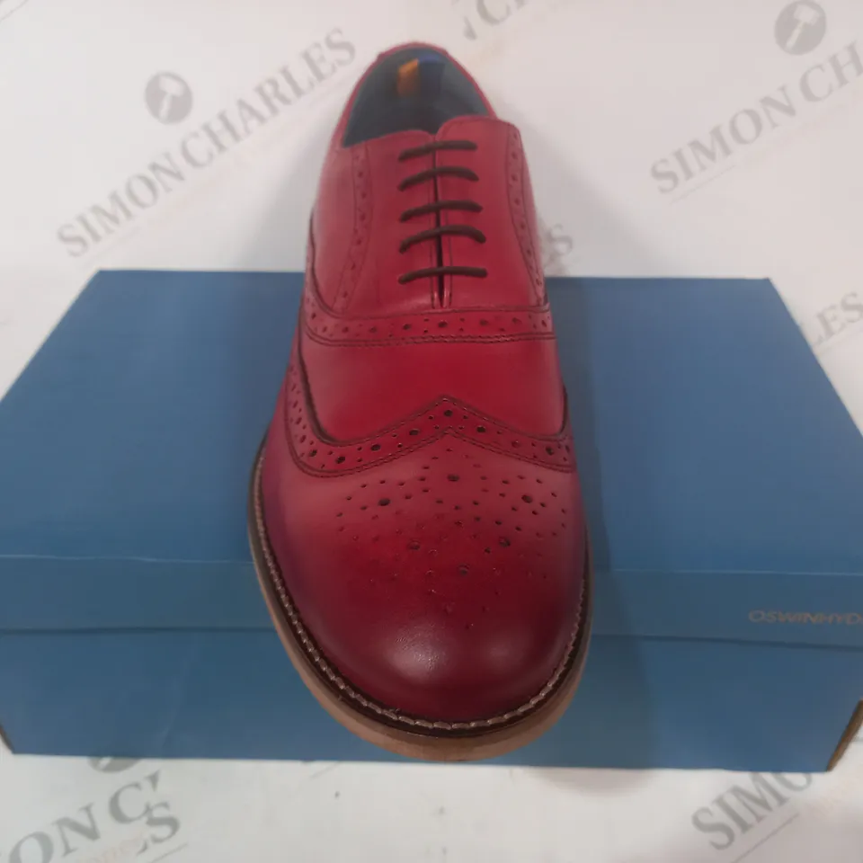 BOXED PAIR OF OSWIN HYDE LONDON LACE UP SHOES IN CHERRY SIZE 11