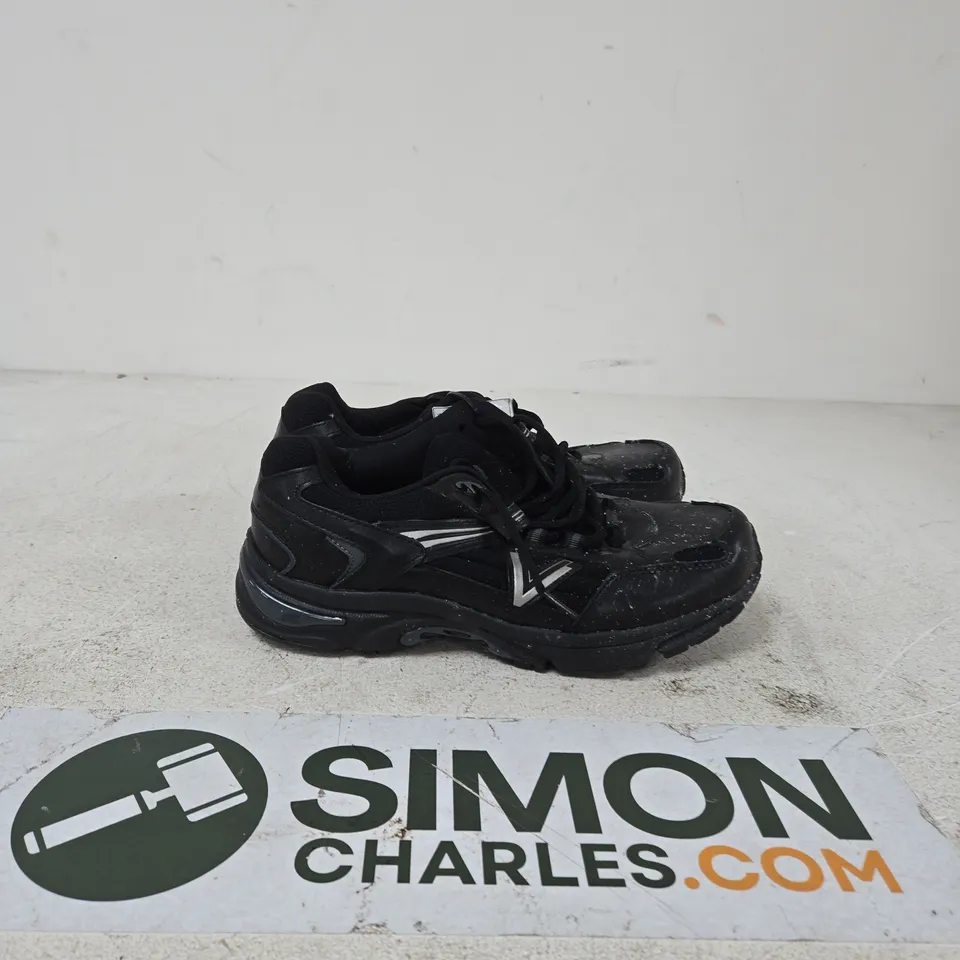 VONICA BLACK CHUNKY SNEAKERS – PAIR UK SIZE 7