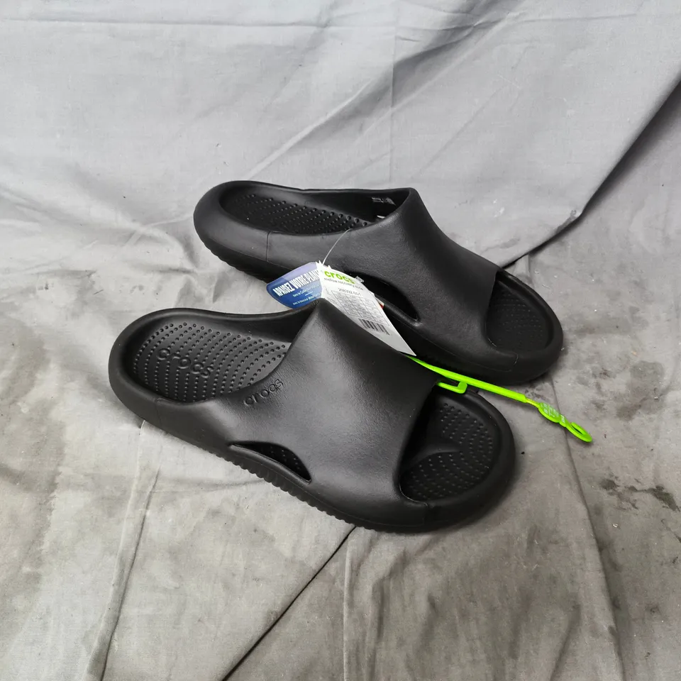 UNBOXED CROCS BLACK SLIP-ON SANDALS – UK SIZE M 8, W 9