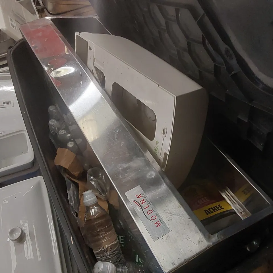 PALLET CONTAINING A LARGE QUANTITY OF ASSORTED CATERING ITEMS ECT