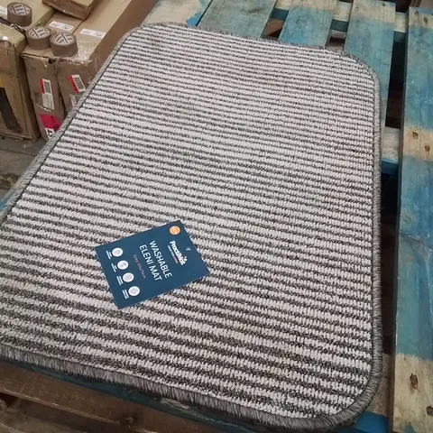 QUALITY DESIGNER AREA RUG - APPROXIMATELY 75X50CM