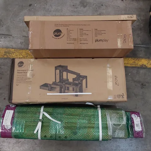 LOT TO CONTAIN PLUM DISCOVERY FOREST RUN PARTS AND ACCESSORIES (4 BOXES)