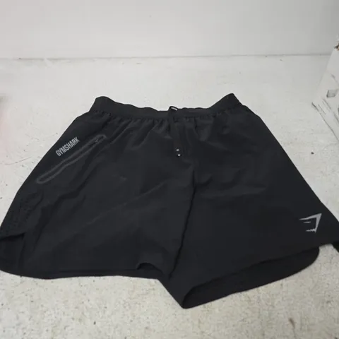 GYMSHARK BLACK ATHLETIC SHORTS – SIZE M