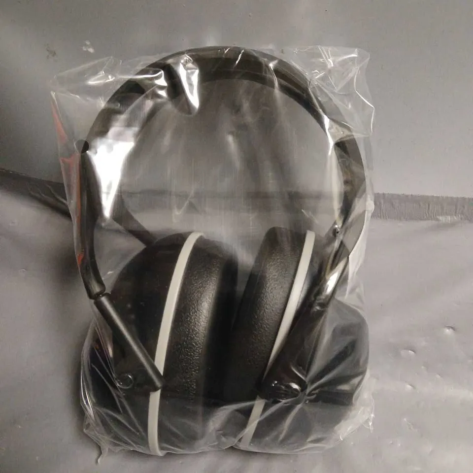 BOXED PAIR OF NOISE REDUCTION EARMUFFS