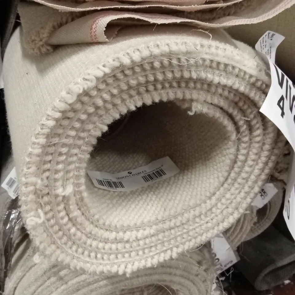 ROLL OF QUALITY BEACHCOMBER PEBBLE CARPET // APPROX SIZE: 5 X 3.1m