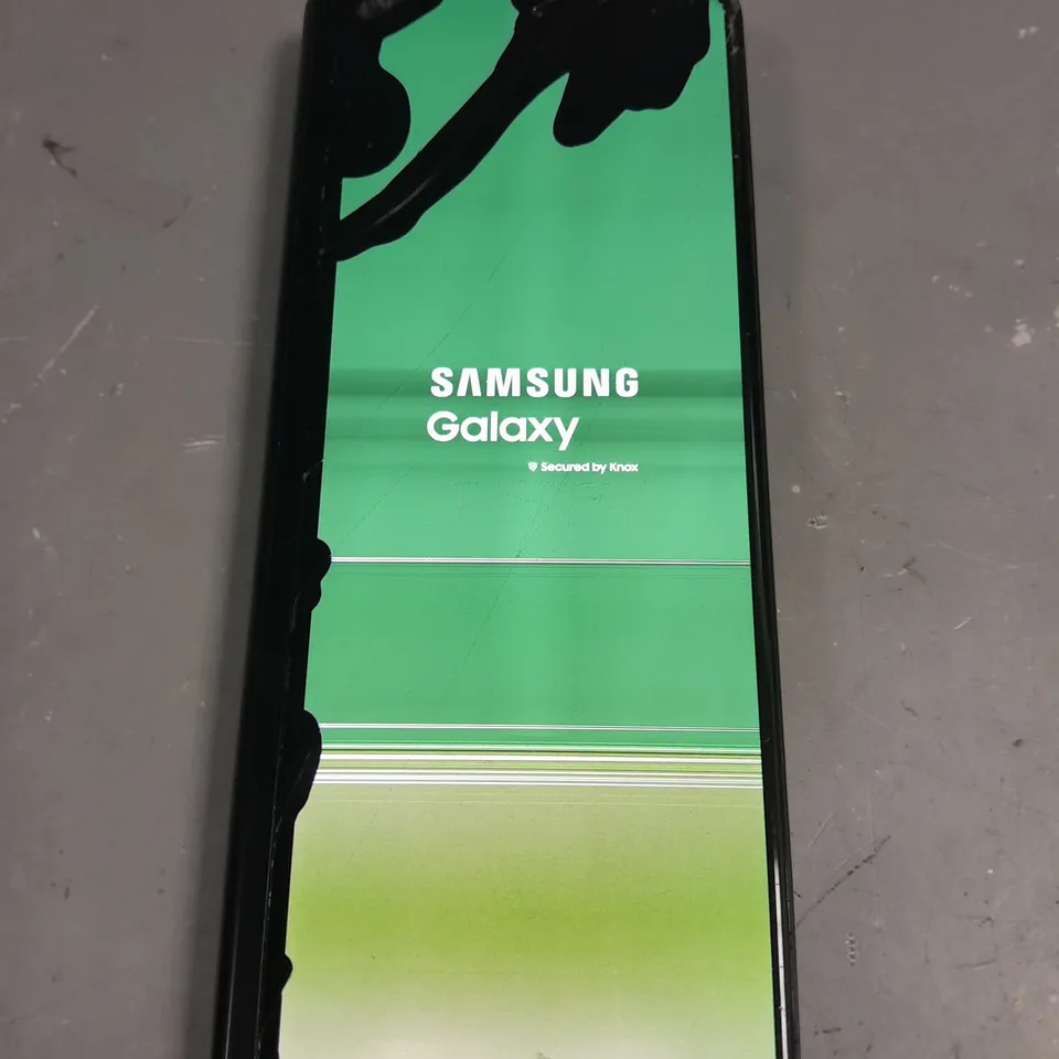 SAMSUNG GALAXY Z FOLD SMARTPHONE 