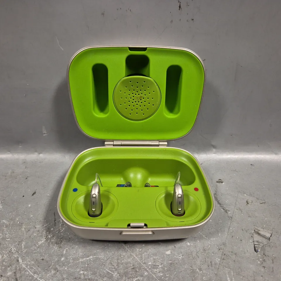 PHONAK HEARING AIDS WITH CHARGER CASE COMBI 