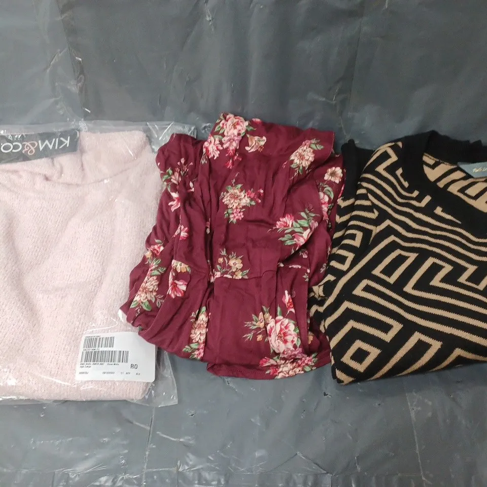 APPROXIMATELY 10 LADIES CLOTHING ITEMS ASSORTED COLOURS, SIZES AND STYLES