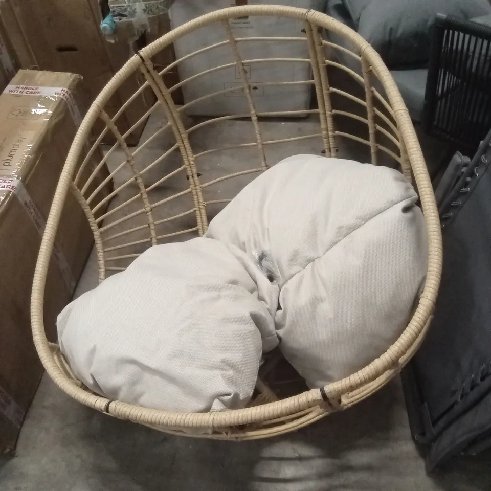 SINGAPORE POD CHAIR - NATURAL