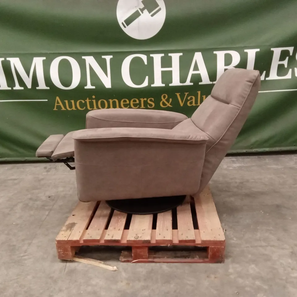 QUALITY DESIGNER ITALIAN MADE KELLY SWIVEL PUSH-BACK RECLINER CHAIR