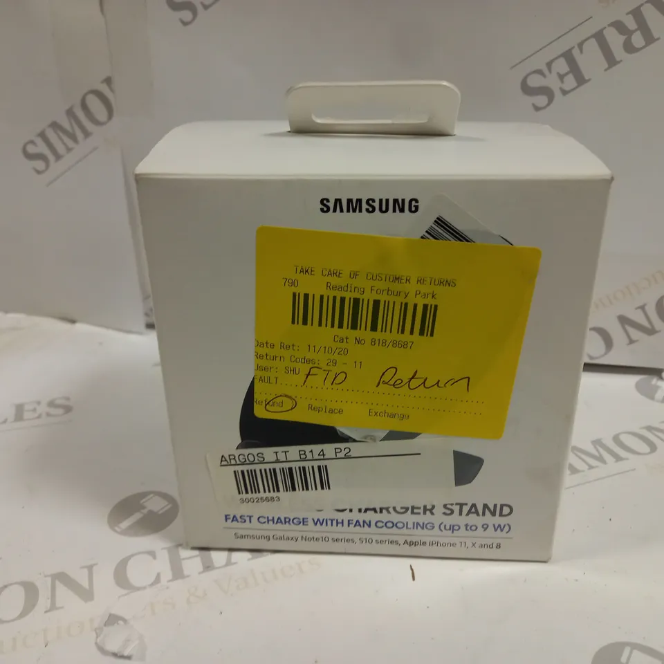 BOXED SAMSUNG WIRELESS CHARGER STAND