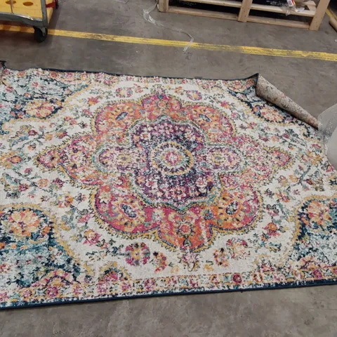 NEEL CENTERVIEW POWER LOOM FUCHSIA RUG // 160 X 230CM