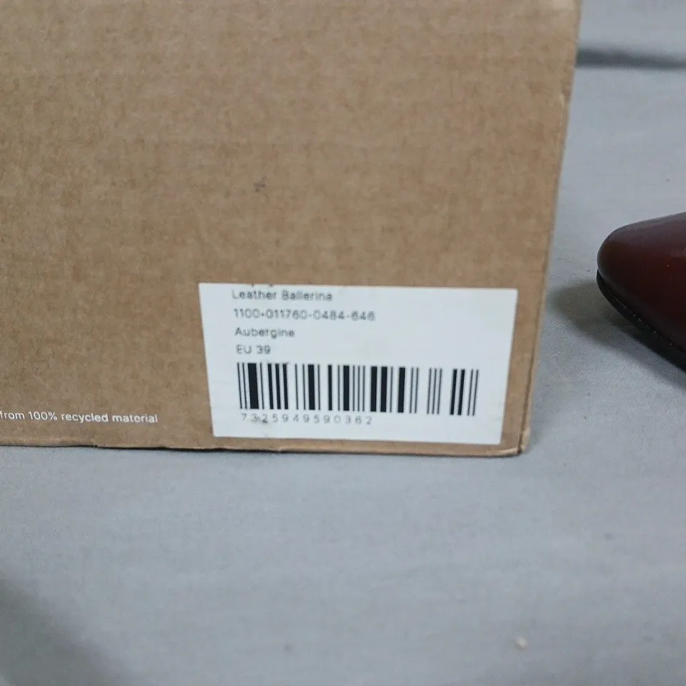 BOXED NA-KD AUBERGINE PATENT LEATHER BALLET FLATS – UK 6 (EU 39) 