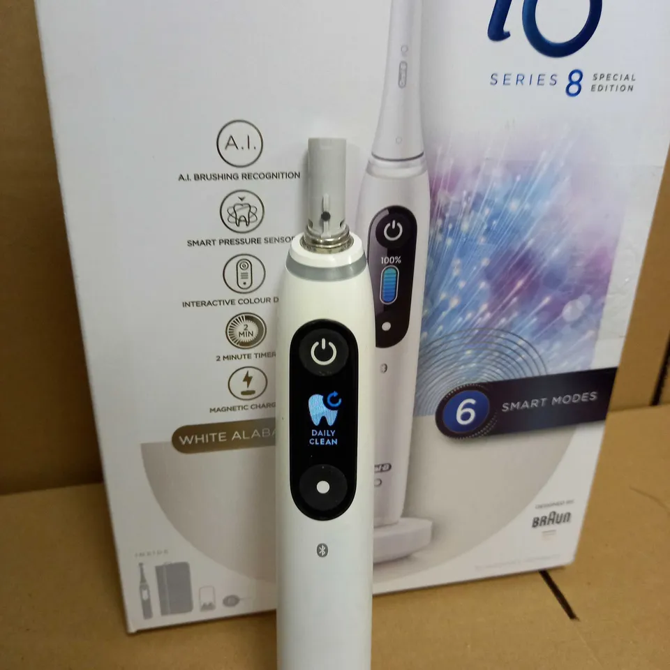 ORAL-B IO8 WHITE ULTIMATE CLEAN ELECTRIC TOOTHBRUSH 
