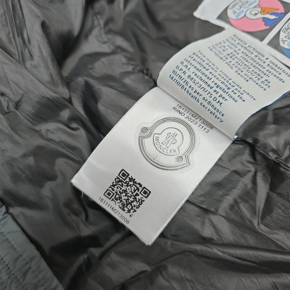 MONCLER PADDED COAT IN GREY - SIZE UNSPECIFIED