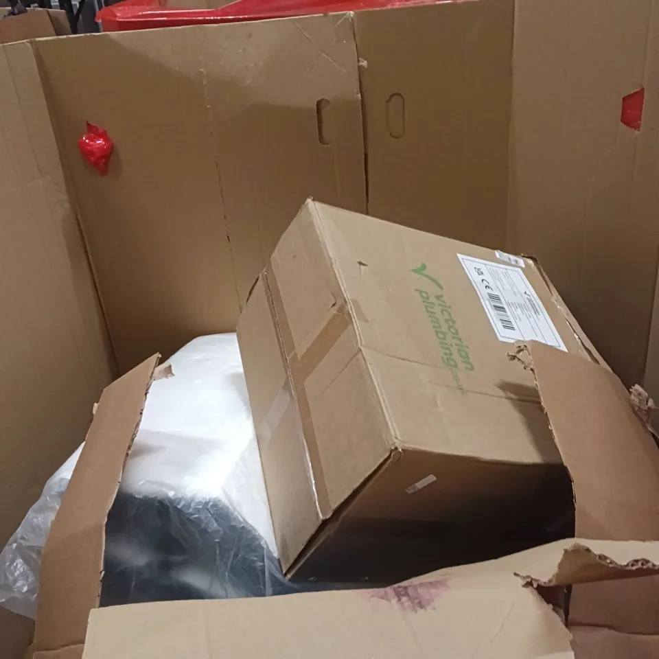PALLET OF ASSORTED ITEMS INCLUDING - INFANT LOUNGER, PAPER SHREDDER 