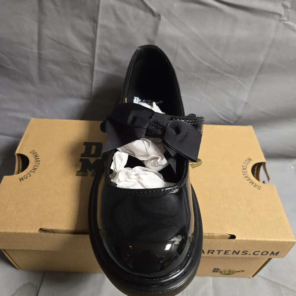 BOXED PAIR OF DR.MARTENS MACCY 2 J SHOES - UK SIZE 1