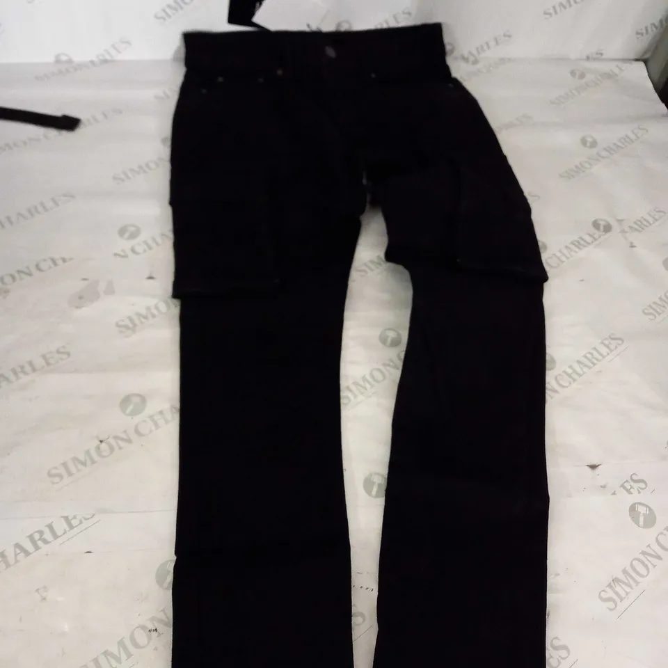 BOOHOO SUPER SKINNY  CARGO JEANS SIZE 32R 