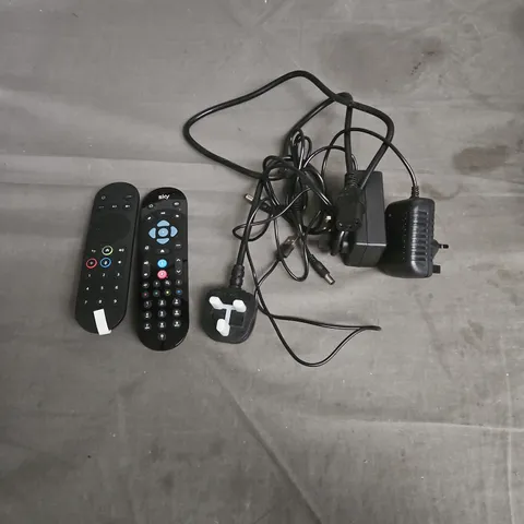 APPROXIMATELY 15 ASSORTED HOUSEHOLD ITEMS TO INCLUDE SKY ROMETO CONTROL , ETC 