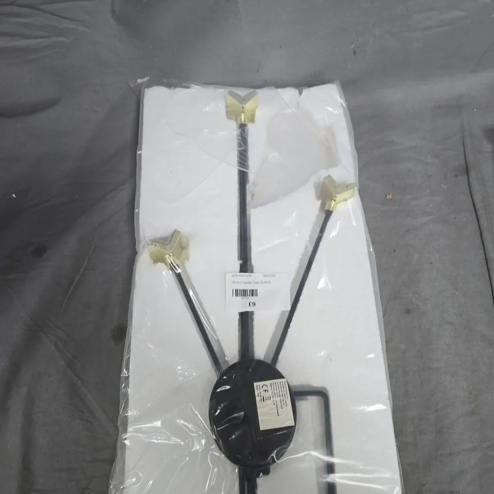 BOX OF APPROXIMATELY 12 HOUSEHOLD ITEMS TO INCLUDE: ATTACHMENTS FOR ELECTRIC CHEESE GRATER, 2X SOLAR BUTTERFLIES