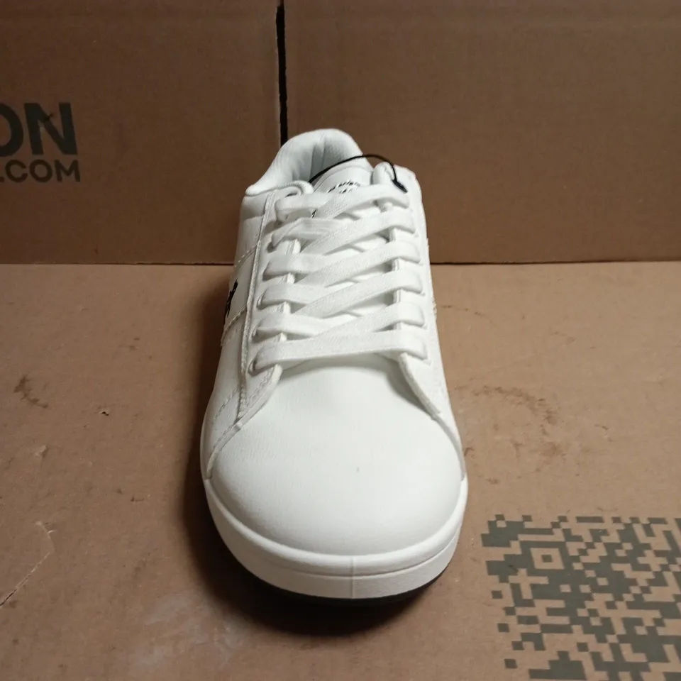 ORIGINAL PENGUIN TRAINERS WHITE SIZE 9