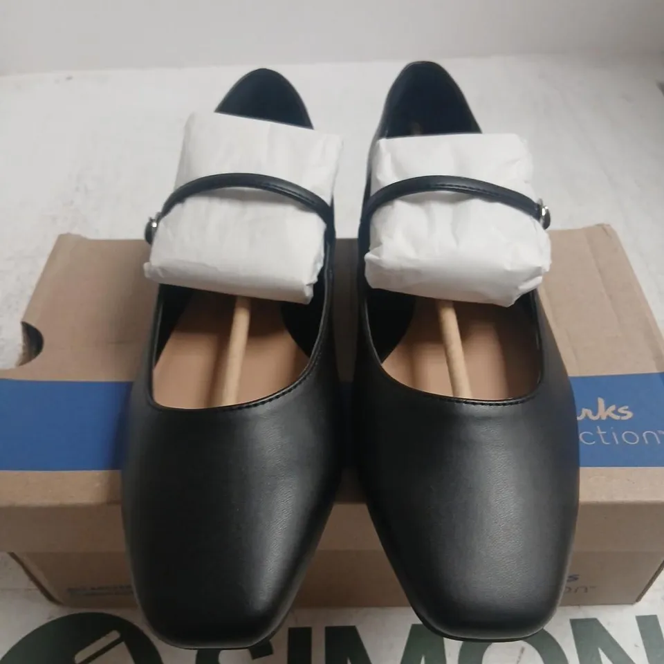 CLARKS COLLECTION BLACK LEATHER MARY JANE FLATS – UK 6